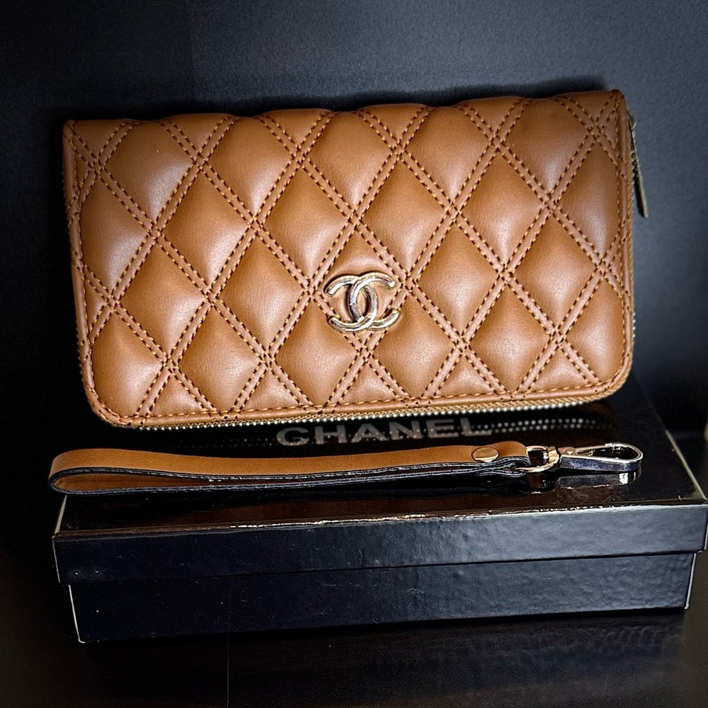 Chanel Brown Quilted Clutch with Iconic Matelassé Design